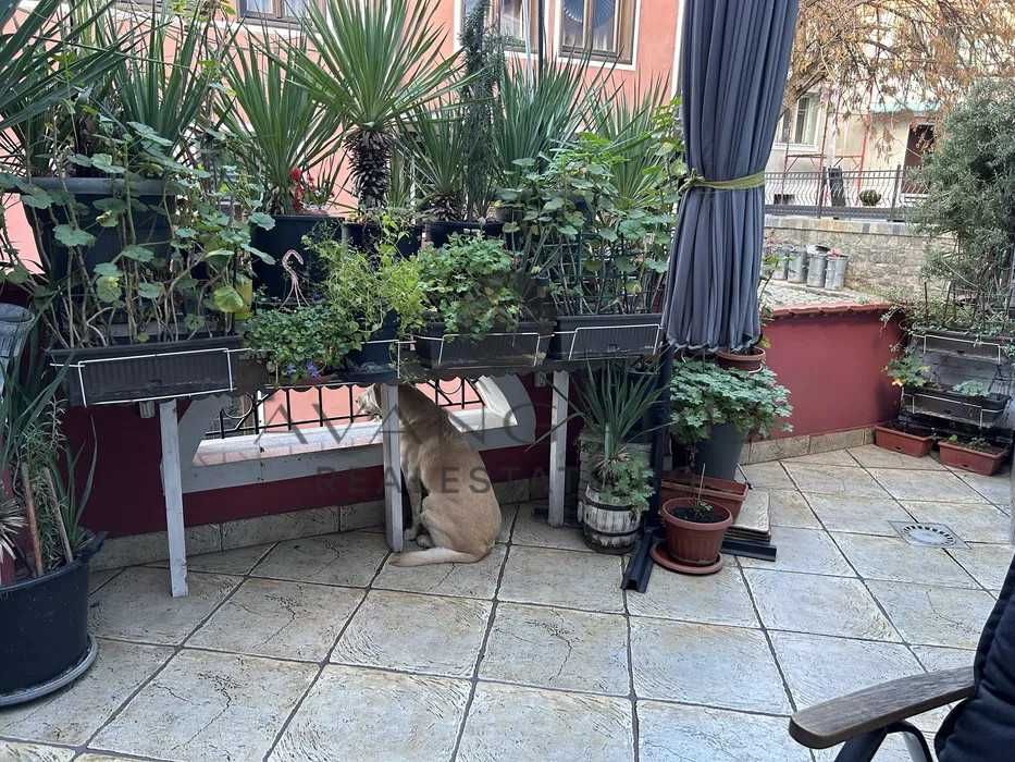 Продава се Къща в Пловдив, Център - 160 кв.м за 3124 €/кв.м - Снимка #11