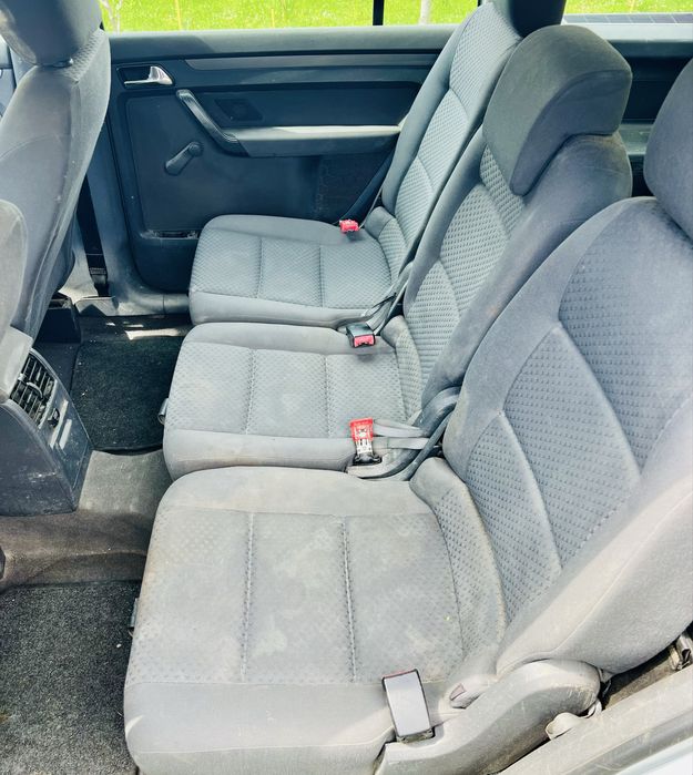 Volkswagen Touran 2.0 TDI – 7 Locuri – Întreținut-merge bine, Acte la Zi