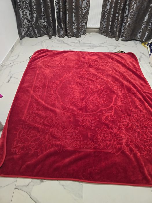 Pilota bumbac, noua, cadou pătură rosie