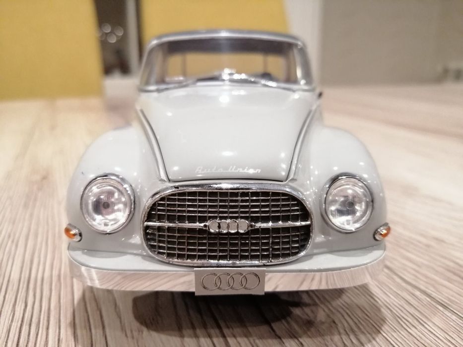 Колекционерска количка 1:18