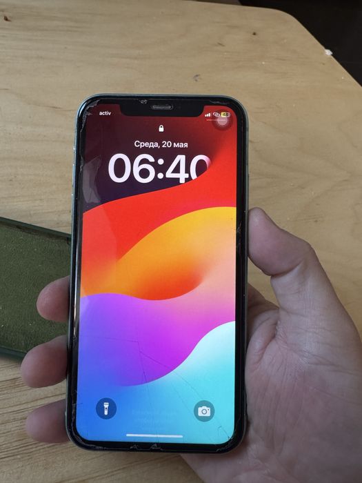 Продам Iphone 11 64g
