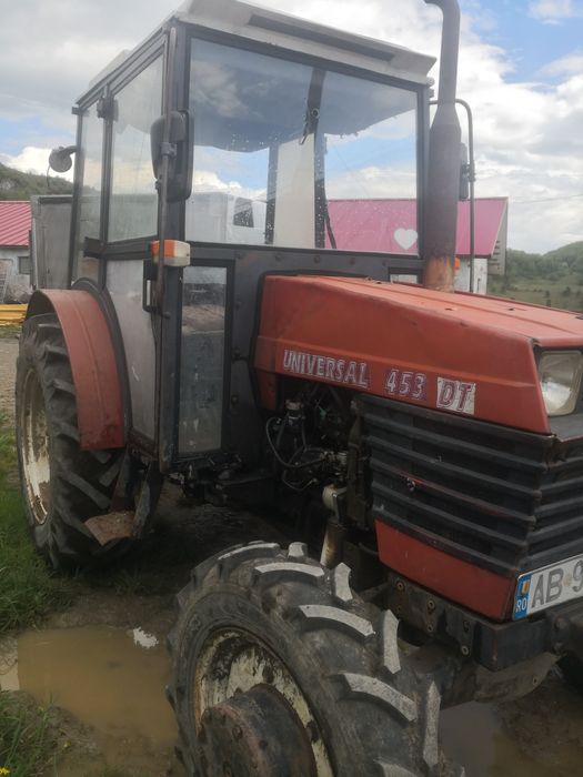 Tractor Universal 453 DT 4x4 an 2005 inmatriculat  anvelope noi stare foarte bună