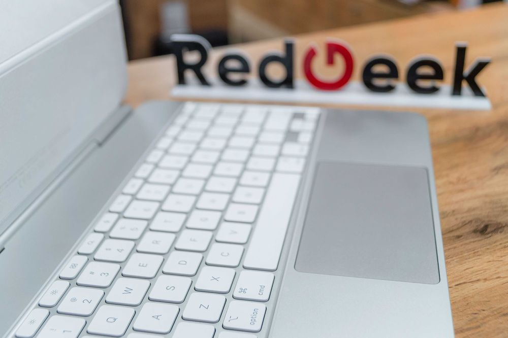 Magic Keyboard 13" M4 Рассрочка Магазин Red Geek