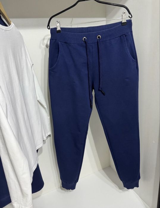 Женский спортивный костюм