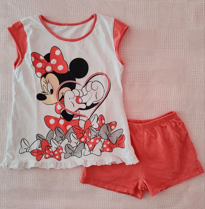 Детски пижами 122 см. Обща цена 26 €