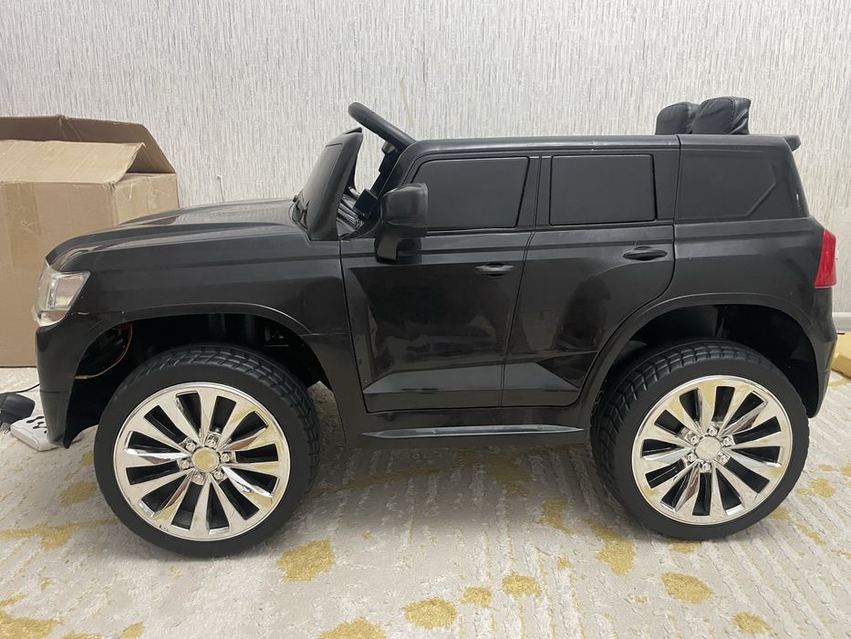 Toyota Land cruiser 200 .