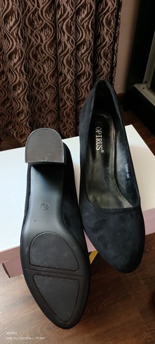 Замшевые женские туфли