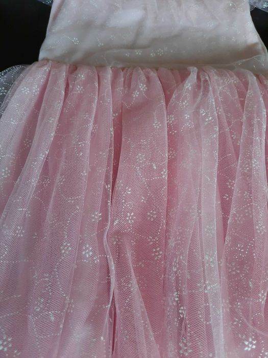 красиви рокли за момиче LC WAIKIKI и H&M, 6/7г, 2 броя - 10лв