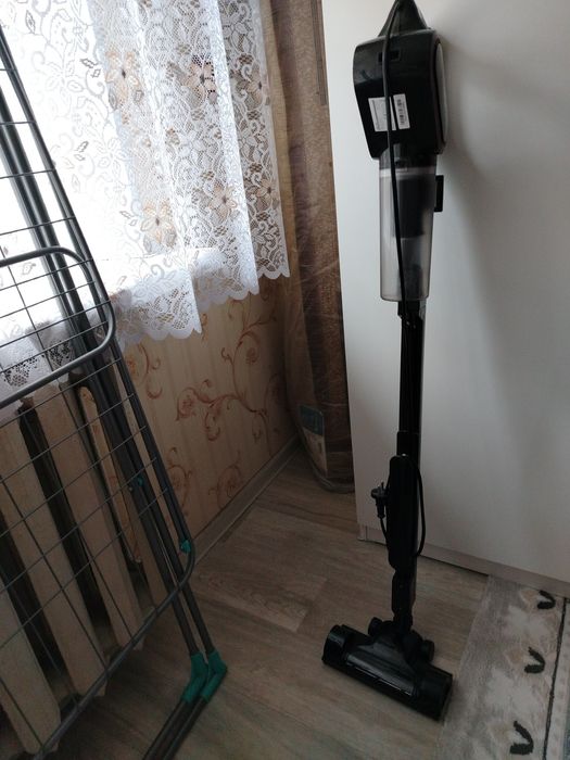 Срочно. Продам пылесос.