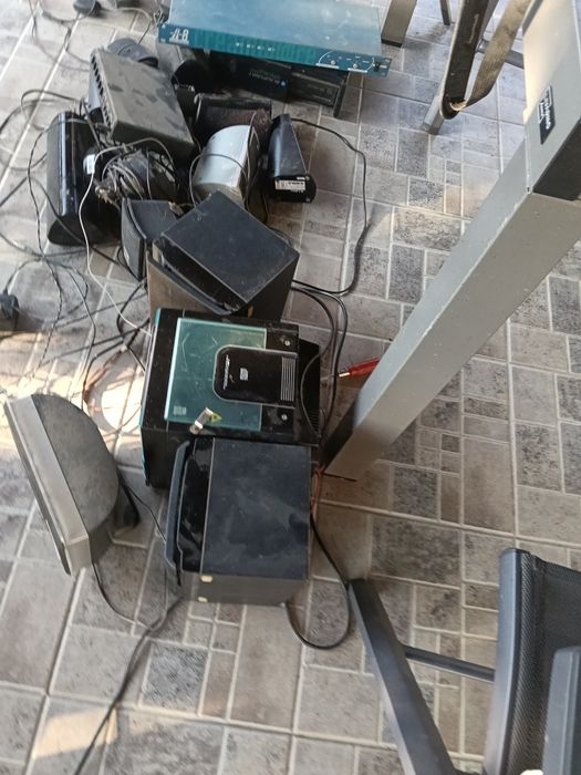 Vând mai multe electronice la grămadă