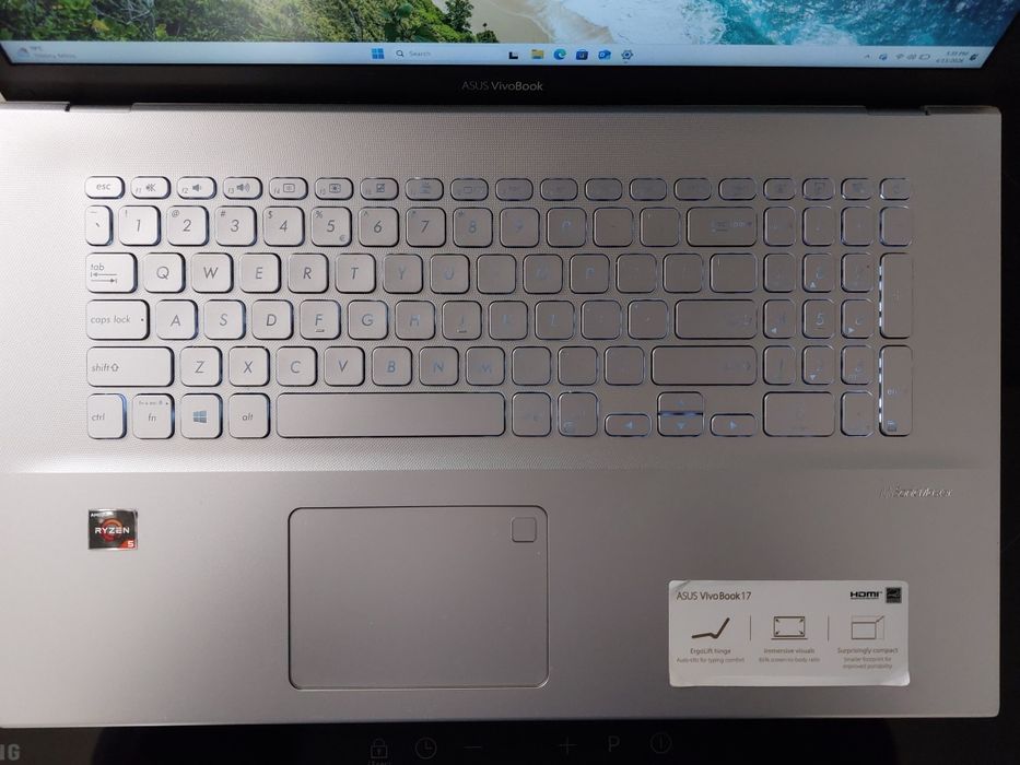 Laptop ASUS VivoBook 17 M712 – Ryzen 5 – SSD 512GB + MOUSE ȘI GEANTĂ CADOU