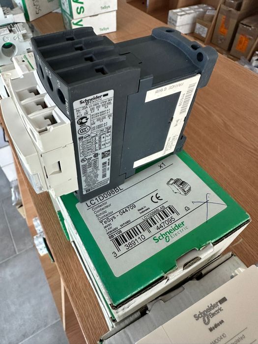 Contactor Schneider LC1D098BL