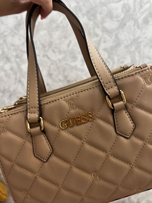 Дамска чанта Guess и Дамска чанта Paul Costelloe от естествена кожа