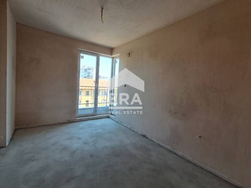 Продава се Тристаен апартамент в Варна, Погреби - 96 кв.м за 1844 €/кв.м - Снимка #3