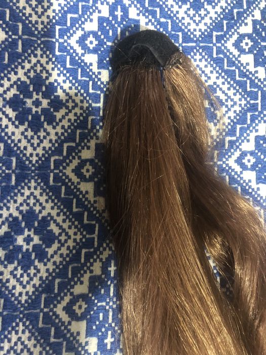 Кестенява на цвят опашка