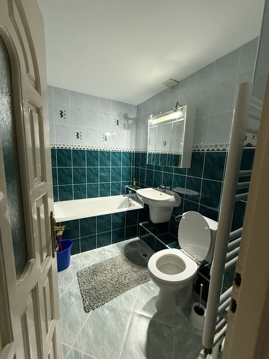 Inchiriez apartamen doua camere decomandat