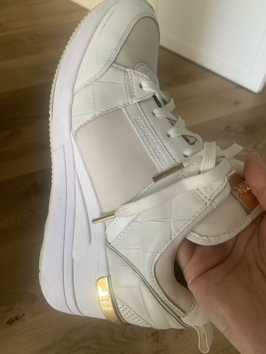 Продам обувь Michael Kors