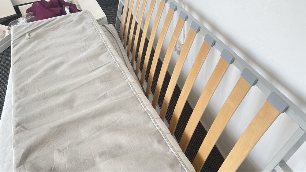 Pat ikea beddinge cu saltele , somiere si huse originale stare foarte buna