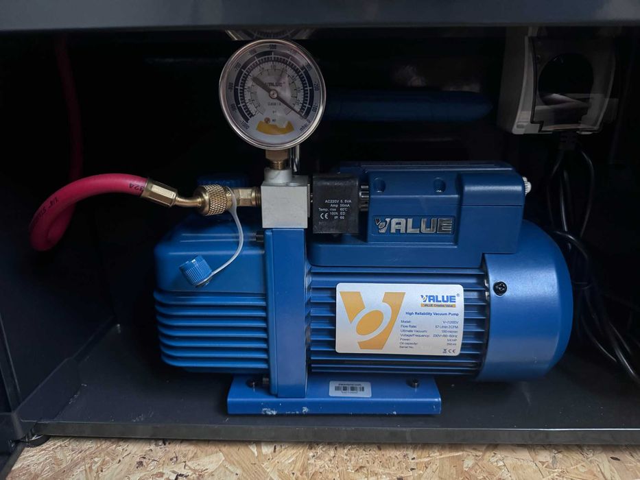 Liofilizator / Freeze Dryer Leosmak LEO-004, compact profesional, 4 kg/batch, pompă vacuum integrată