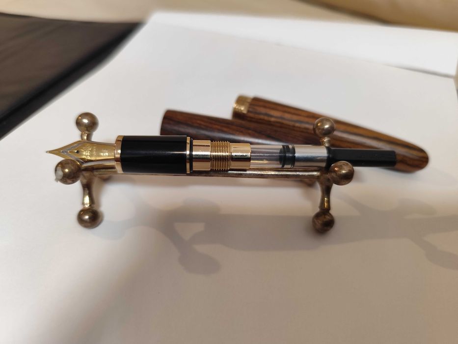 Писалка Jinhao 9056