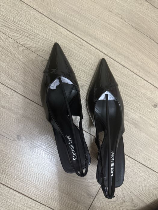 Продам туфли и полуботинки