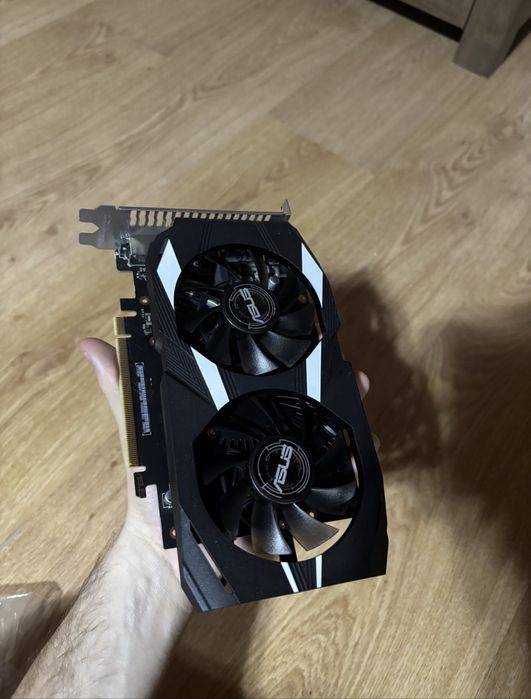 Vând RTX 3050 6GB (2 ventilatoare) – stare impecabilă