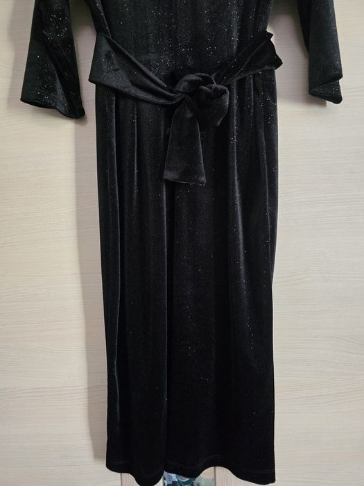 Rochie catifea neagra cu sclipici