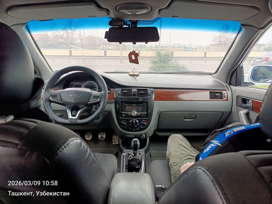 Lacetti 1,8 sotiladi