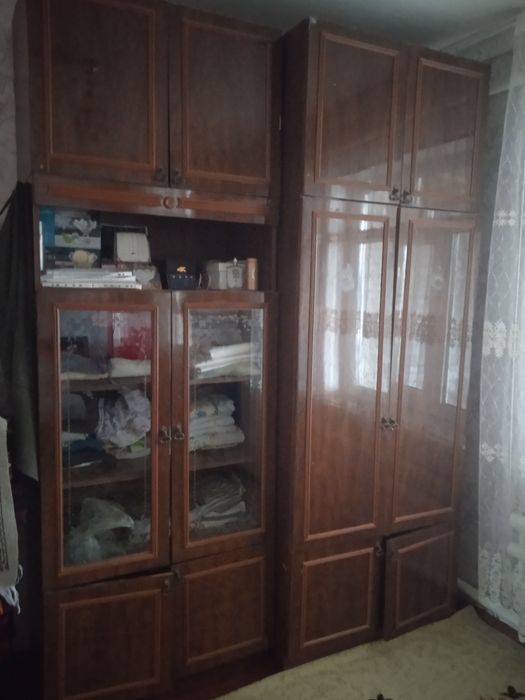 Стенка сотилади б/у