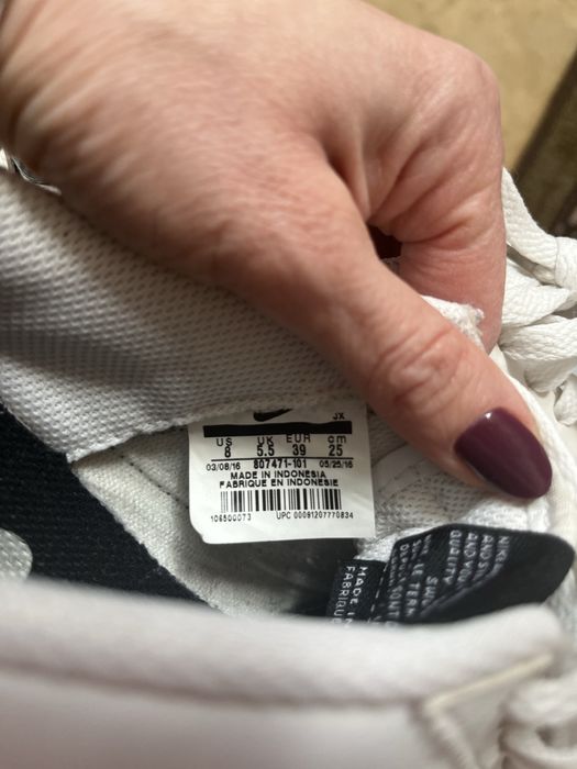 Дамски оригинални маратонки Nike 39 размер