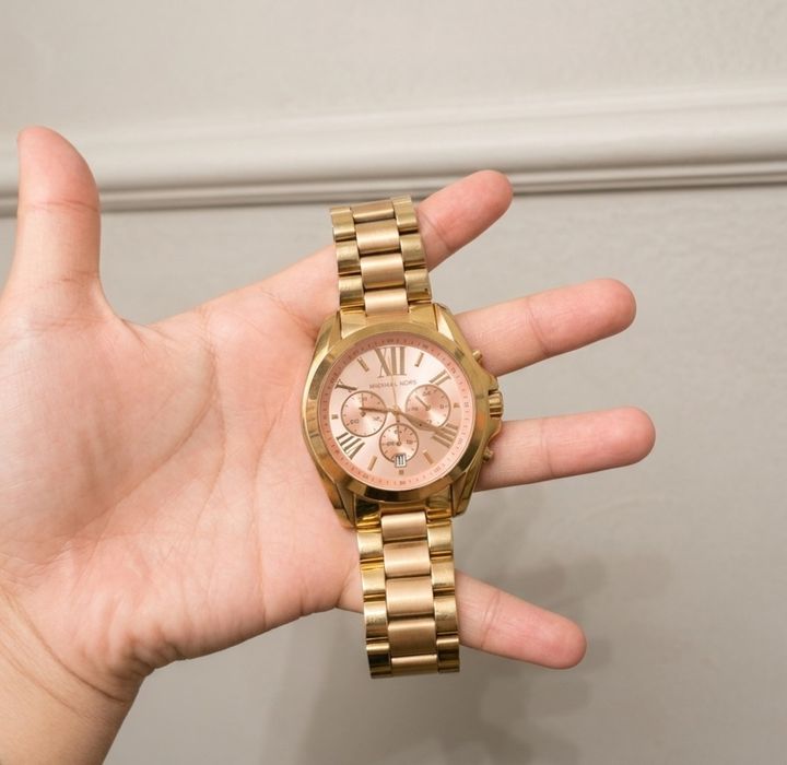 Продаю часы Michael Kors.