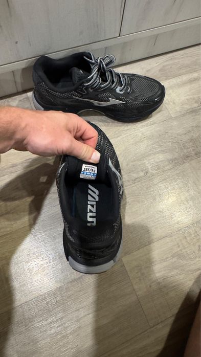 Mizuno онигинал 39,40 размер