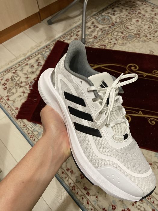 Adidas кроссовки летние