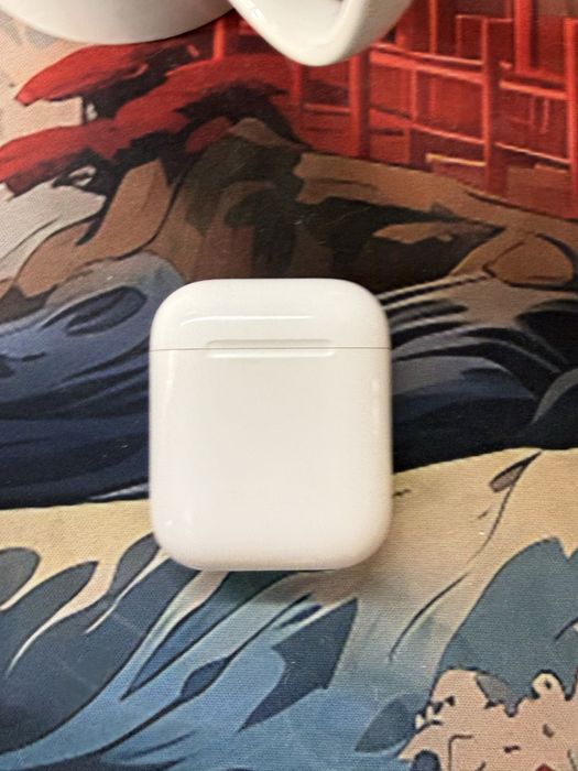 Продам кейс airpods 2 без наушников