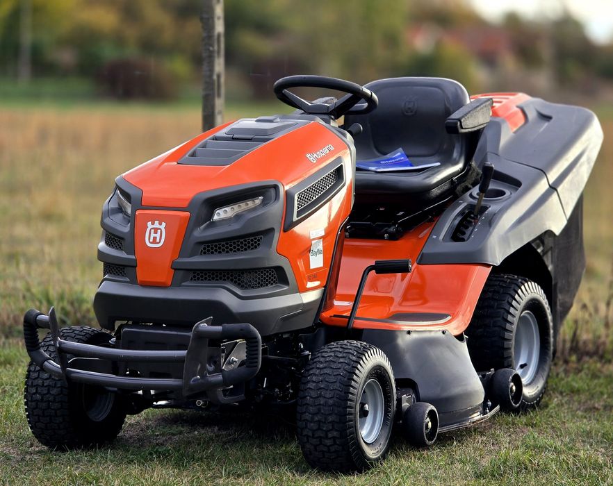 Tractoras gazon iarba Profesional Husqvarna USA 724 cm3 22 cp Briggs and Stratton start/stop + mulcere  2 cutite 115 latime Full!! Impecabil!