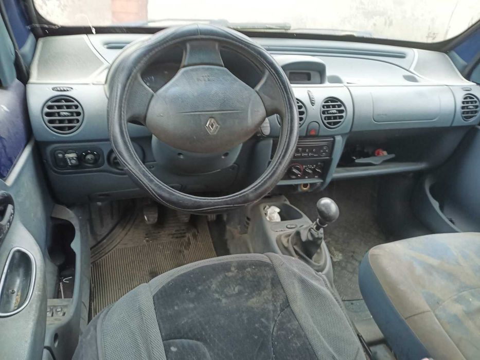Продавам Рено Канго
