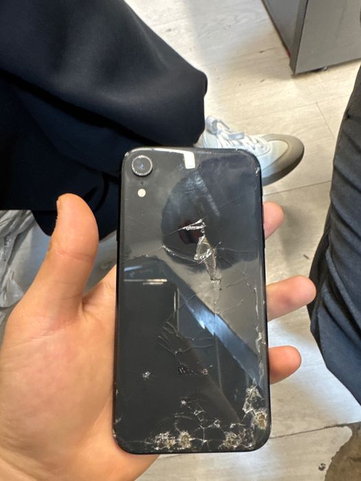 IPhone XR black..