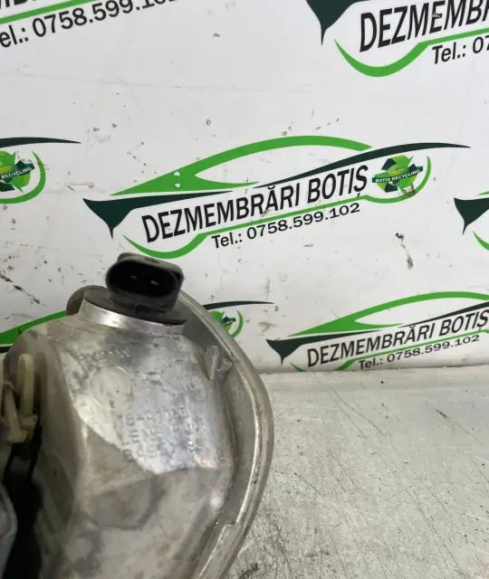 Far dreapta Volkswagen VW Polo 2000