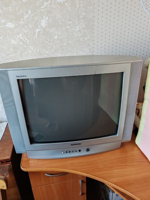 Телевизор рабочий 3000 теңге