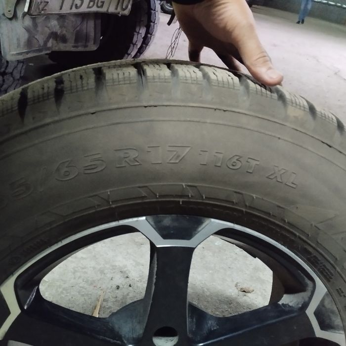 Продам шины с дисками