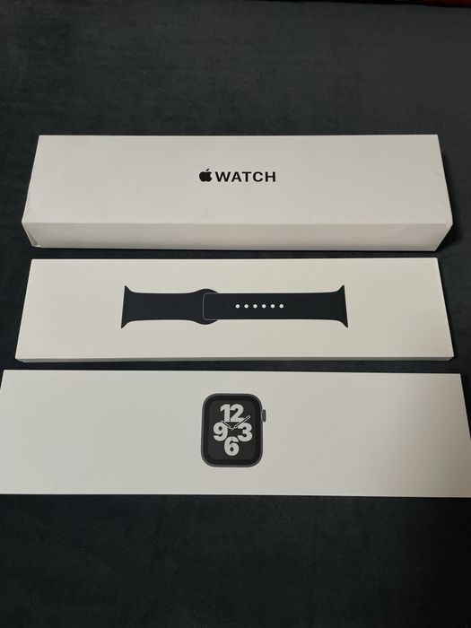 Apple Watch SE  44 mm