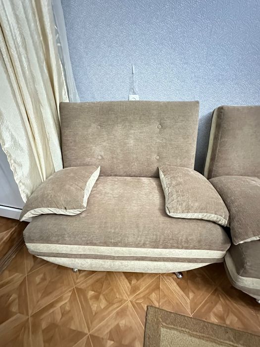 Срочно продам диван