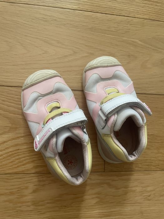 Затворени обувки Biomecanics