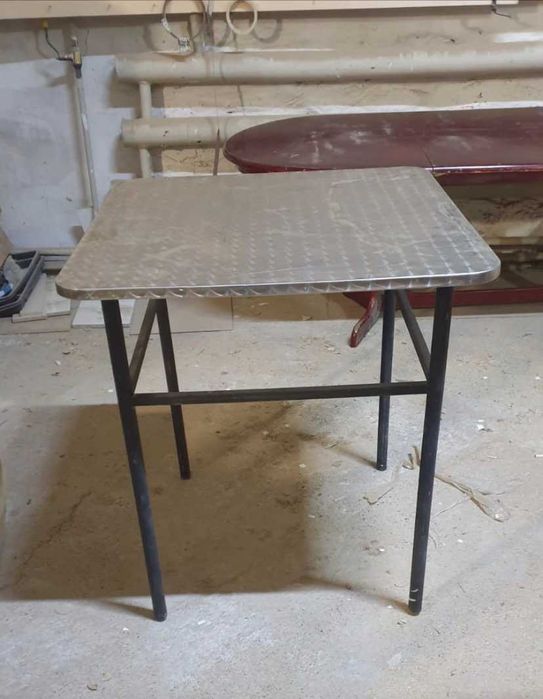 стол металлический