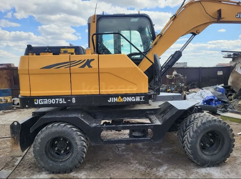 Срочно продам экскаватор