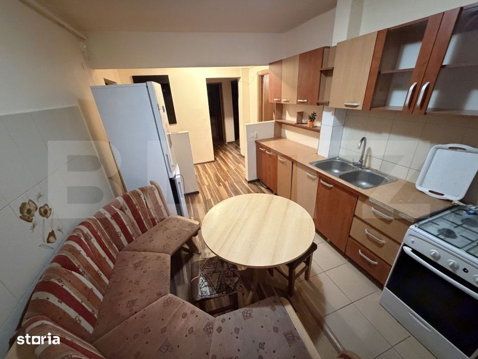 Apartament 4 camere, 74 mp, zona Cetate