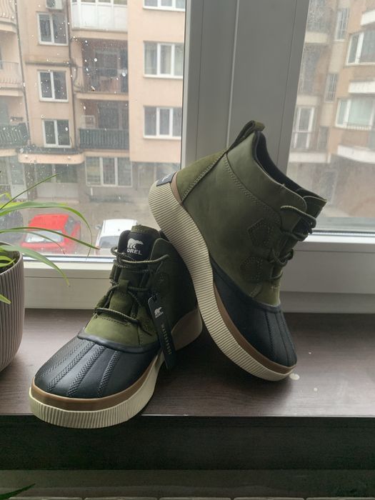 Sorel waterproof 100%     40 н