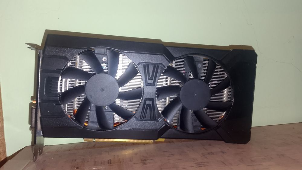 Видеокарта RX 570 8 ГБ