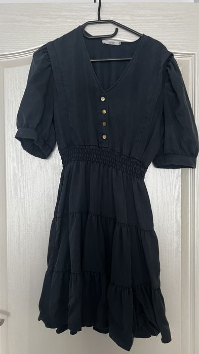 Vand rochie de zi