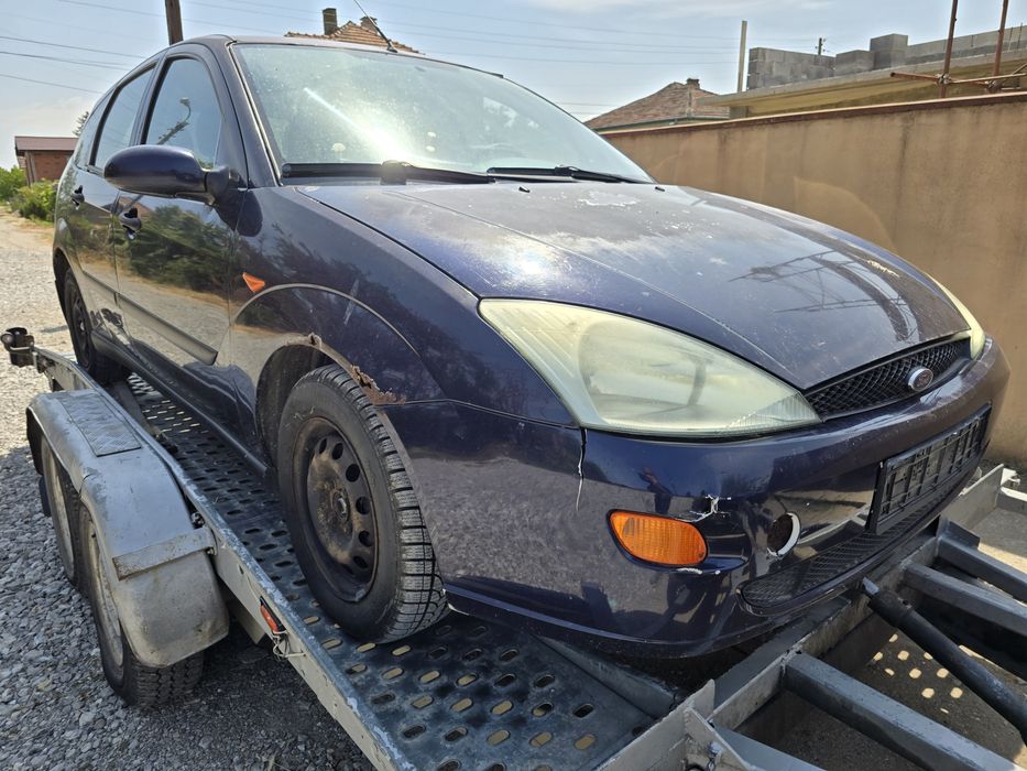 Продавам форд фокус 1.8 дти на части